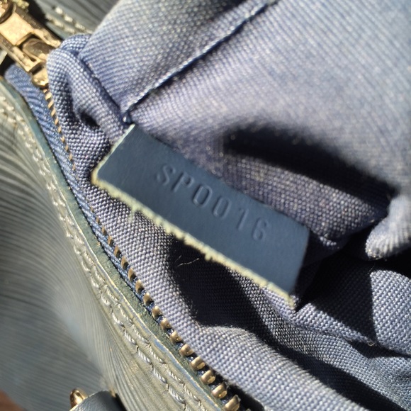 Louis Vuitton Blue epi speedy 30 Silver Hardware - Picture 8 of 8